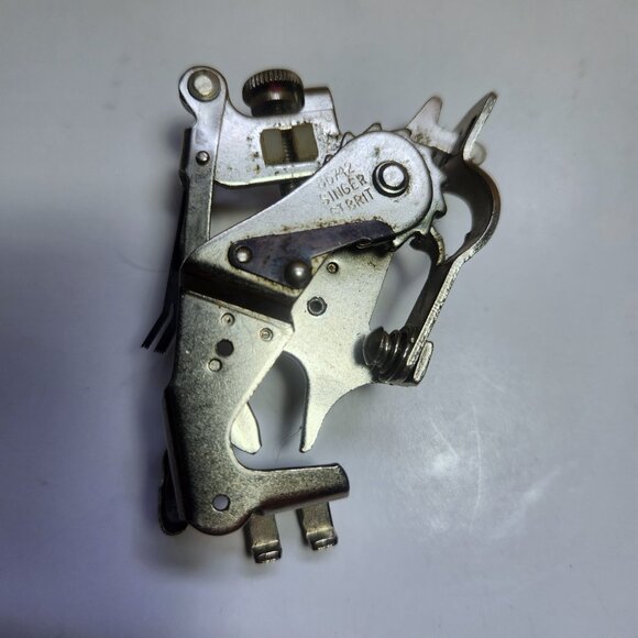 Singer Ruffler Foot Attachment 86742 For Singer Sewing Machine Low Shank - Picture 8 of 8